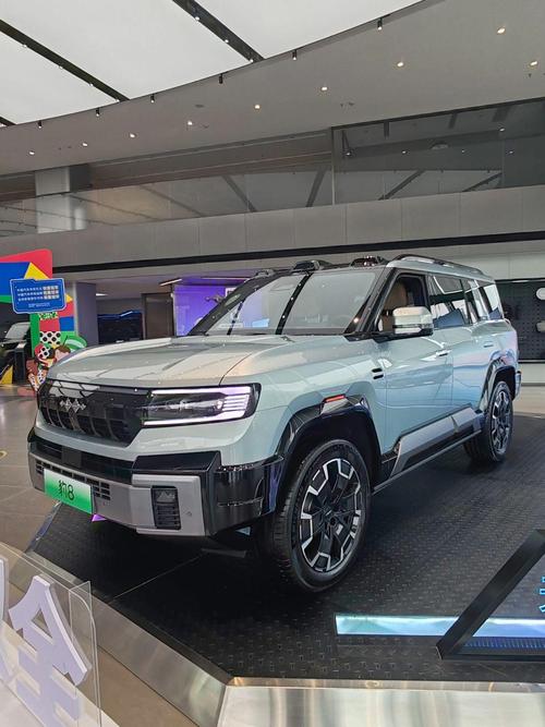 成都315比亚迪方程豹硬派越野的爆款，英菲尼迪35周年与你共成长